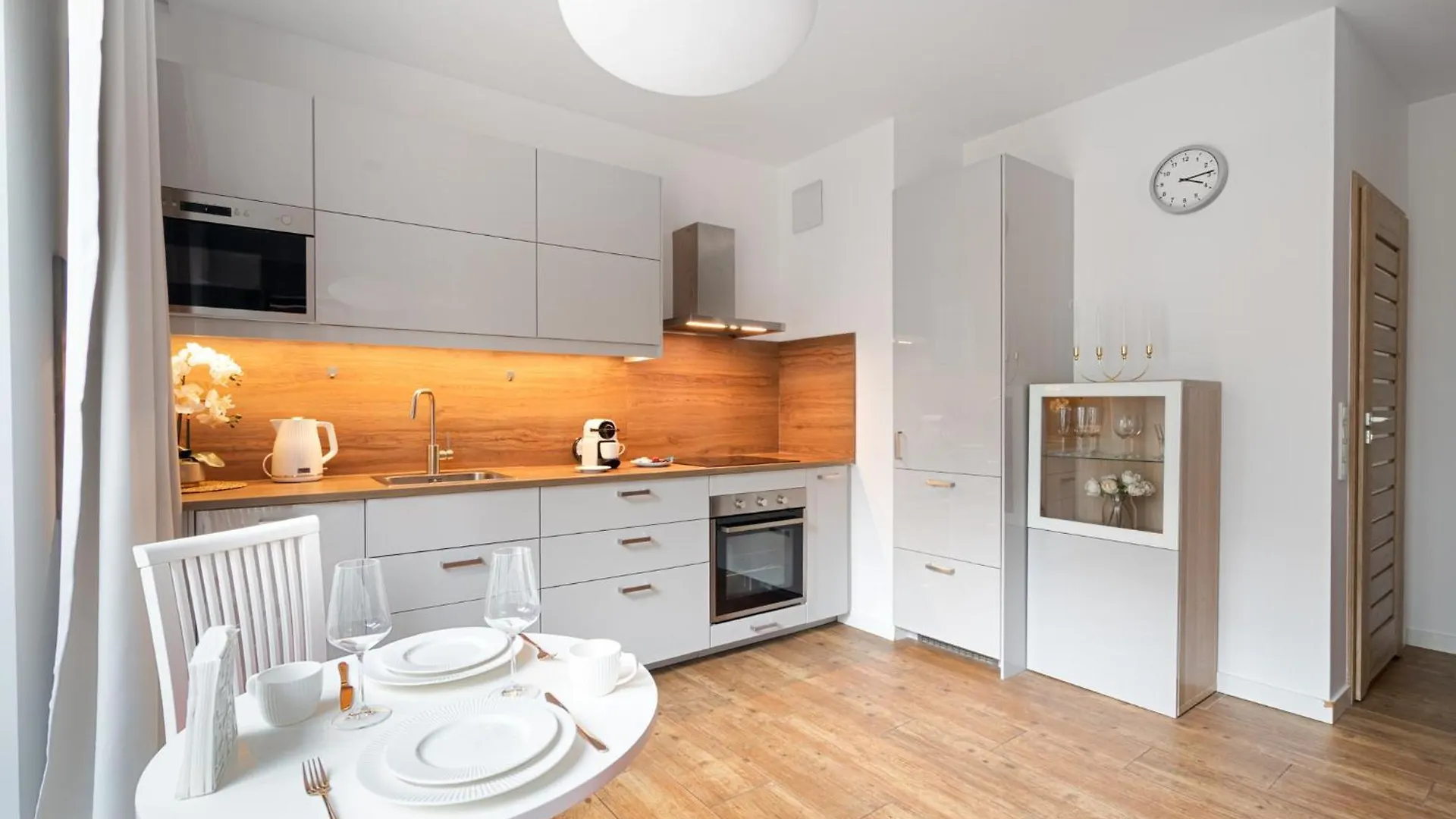 Golden Apartments Warsaw - Big Apartment In Luxury Building Near Metro Station-Grzybowska 85-5