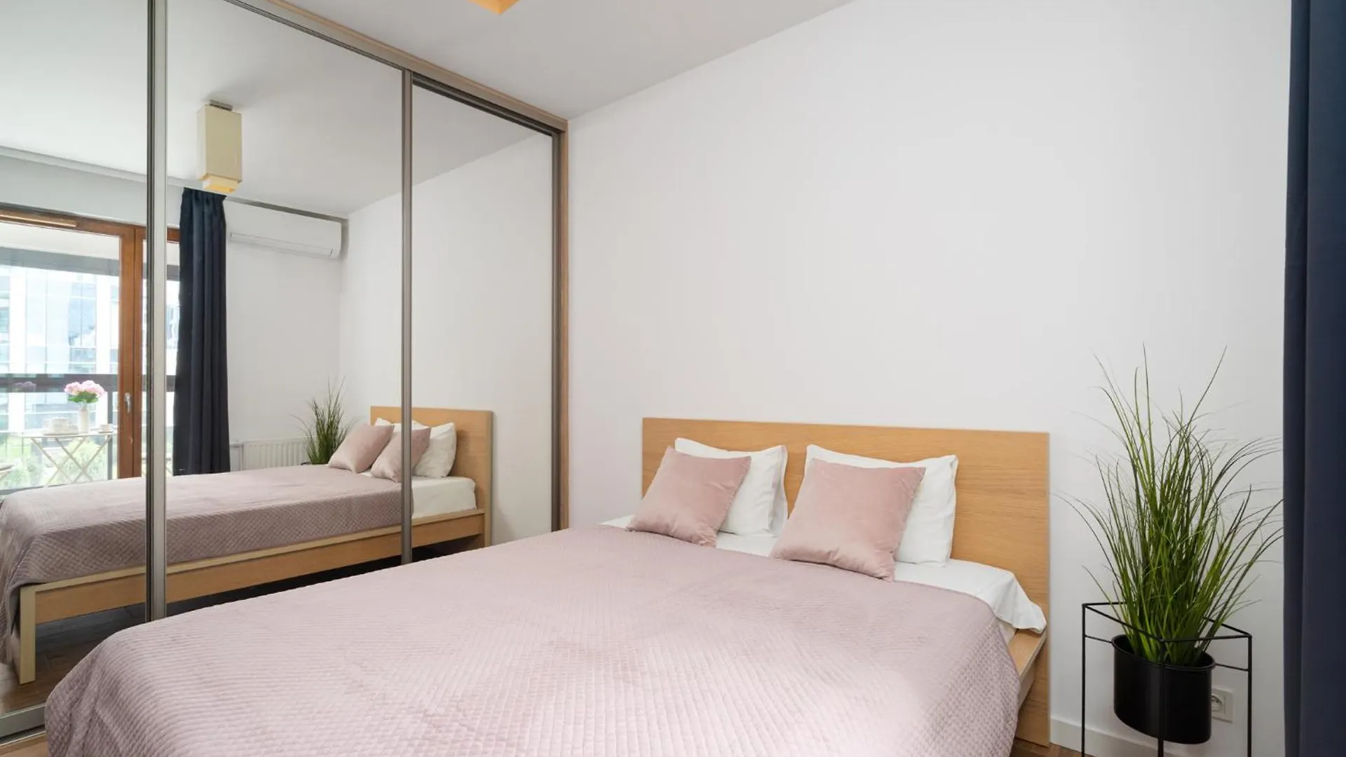 Golden Apartments Warsaw - Big Apartment In Luxury Building Near Metro Station-Grzybowska 85-5