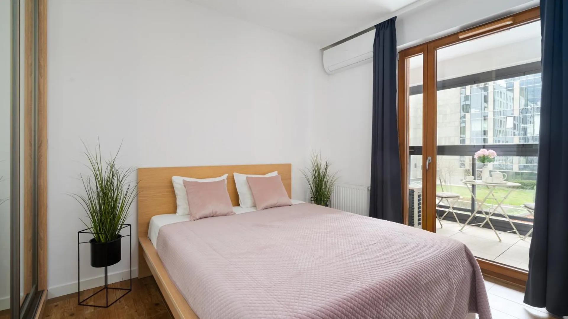 Golden Apartments Warsaw - Big Apartment In Luxury Building Near Metro Station-Grzybowska 85-5